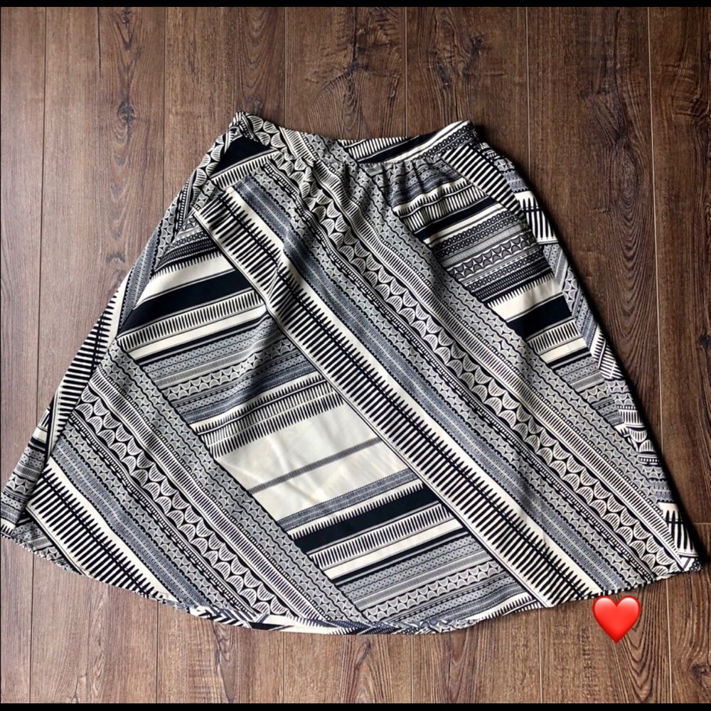 Super fun Modest vintage feeling Old Navy Skirt!